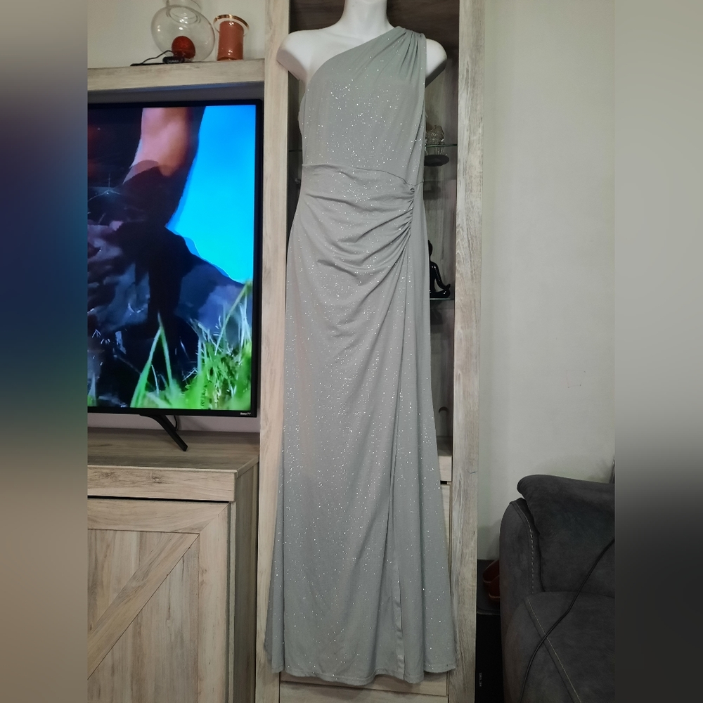 Calvin klein evening long dress color gray with silver sparkles size 6 used good